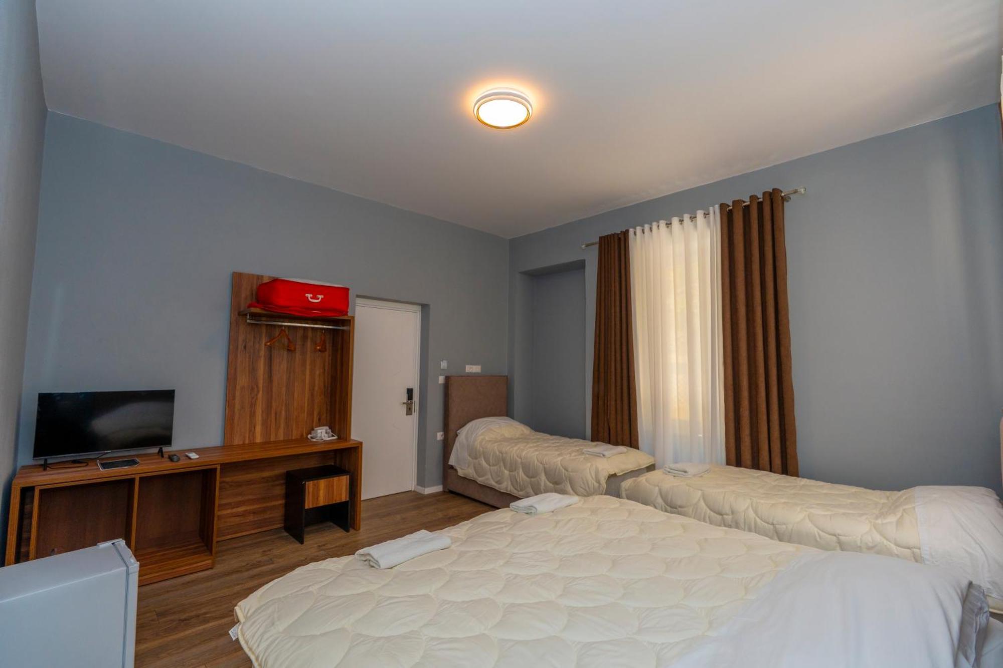 Gjuhadoli 2 Hotel 4*